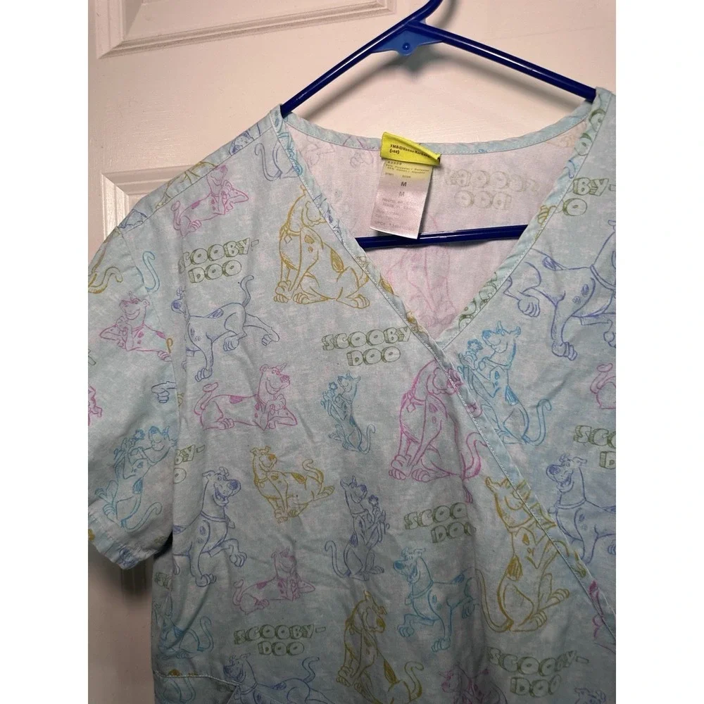 Women's Scooby Doo Scrub Top Pastel Size Medium - Picture 2 of 5